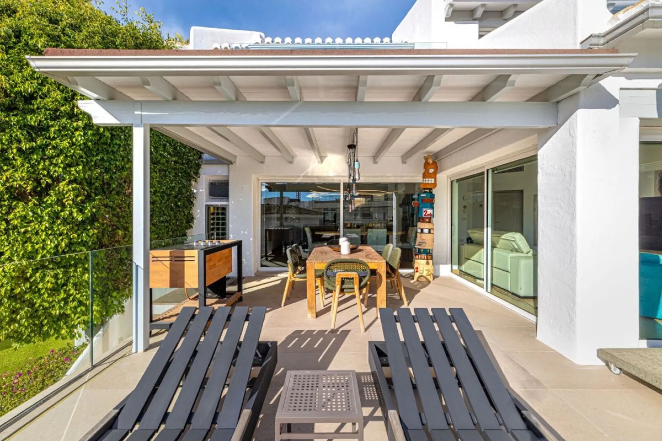 Nestled in the prestigious residential enclave of Las Chapas, Marbella, this charming traditional-style five-bedroom villa offers privacy, space, and timeless Mediterranean appeal, just minutes from the best beaches and beach bars of the Costa del Sol.