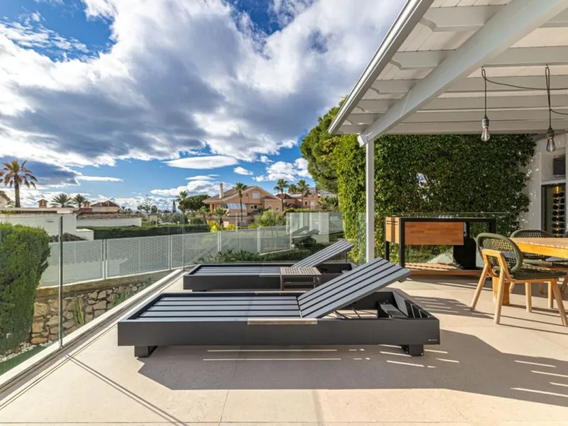 Nestled in the prestigious residential enclave of Las Chapas, Marbella, this charming traditional-style five-bedroom villa offers privacy, space, and timeless Mediterranean appeal, just minutes from the best beaches and beach bars of the Costa del Sol.