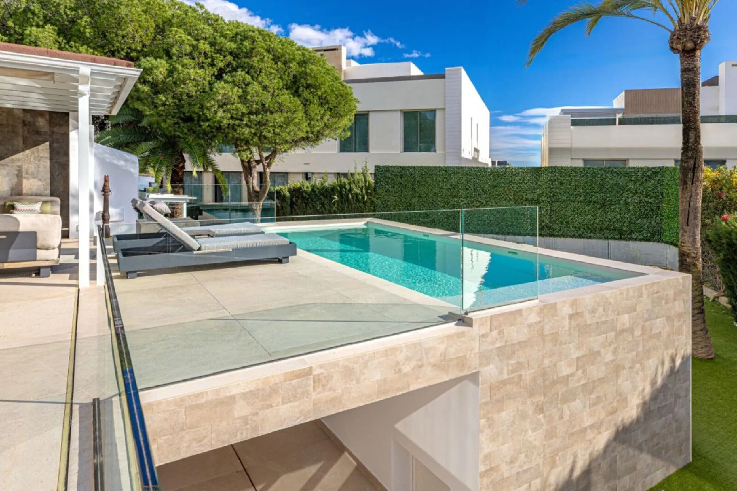 Nestled in the prestigious residential enclave of Las Chapas, Marbella, this charming traditional-style five-bedroom villa offers privacy, space, and timeless Mediterranean appeal, just minutes from the best beaches and beach bars of the Costa del Sol.
