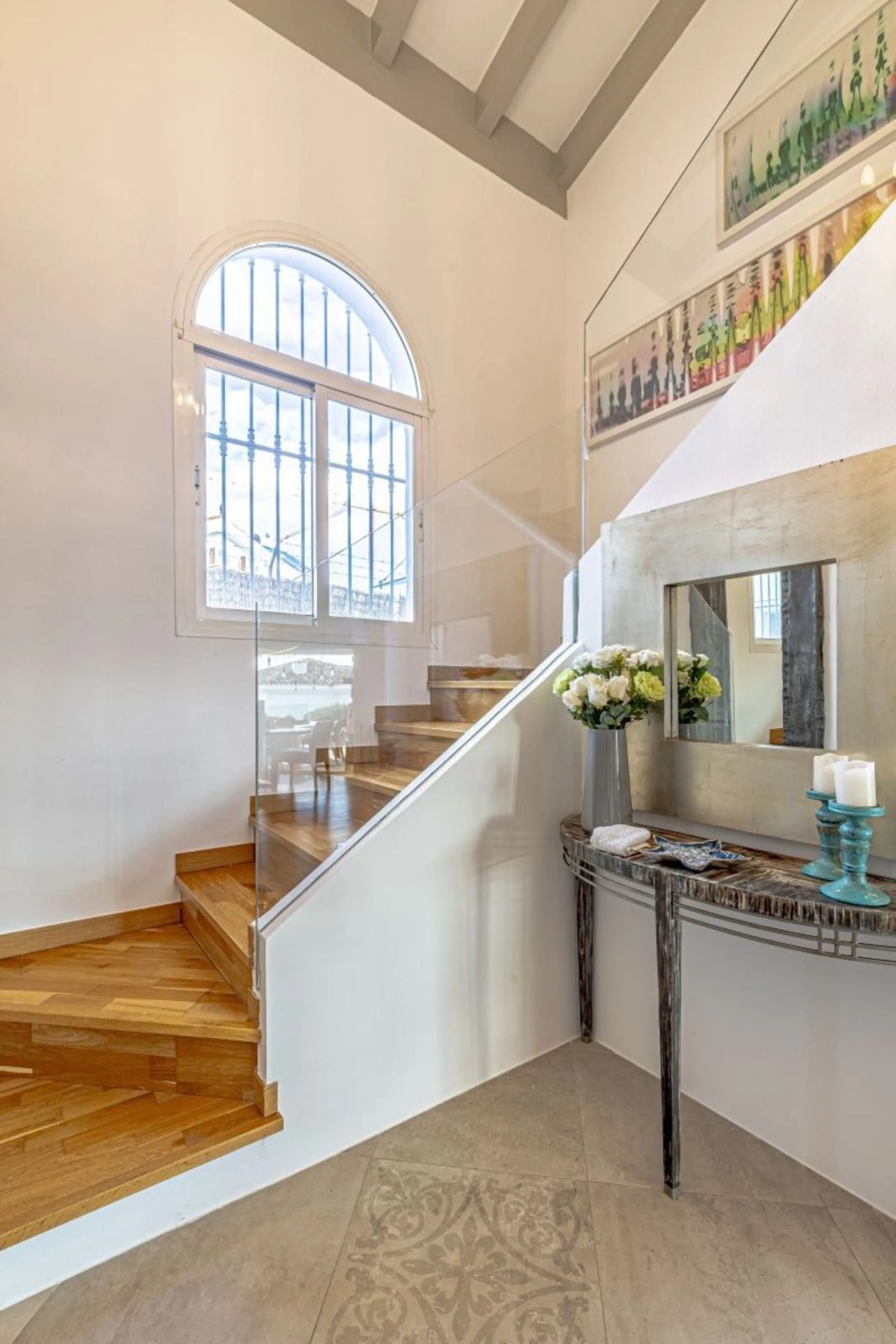 Nestled in the prestigious residential enclave of Las Chapas, Marbella, this charming traditional-style five-bedroom villa offers privacy, space, and timeless Mediterranean appeal, just minutes from the best beaches and beach bars of the Costa del Sol.