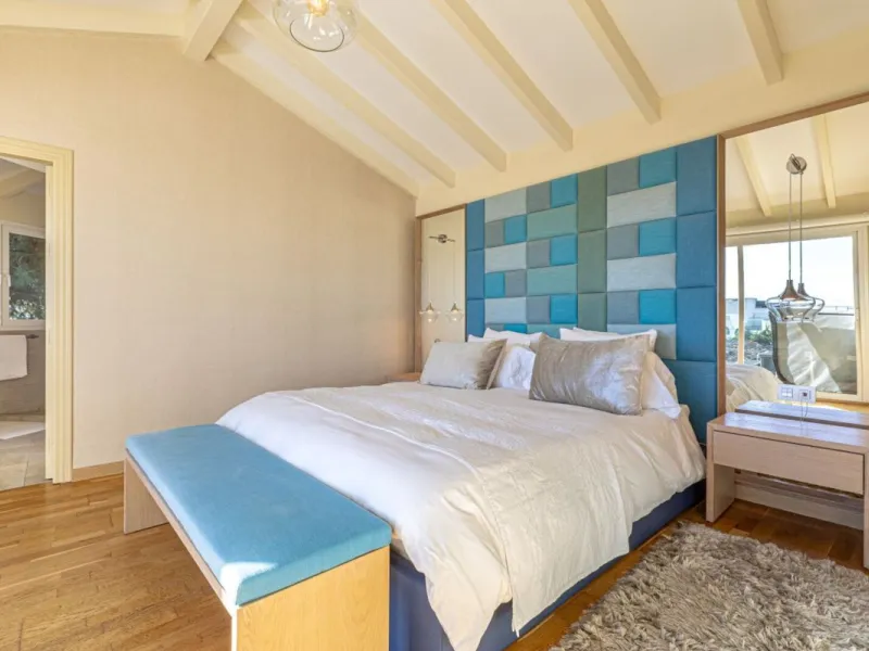 Nestled in the prestigious residential enclave of Las Chapas, Marbella, this charming traditional-style five-bedroom villa offers privacy, space, and timeless Mediterranean appeal, just minutes from the best beaches and beach bars of the Costa del Sol.