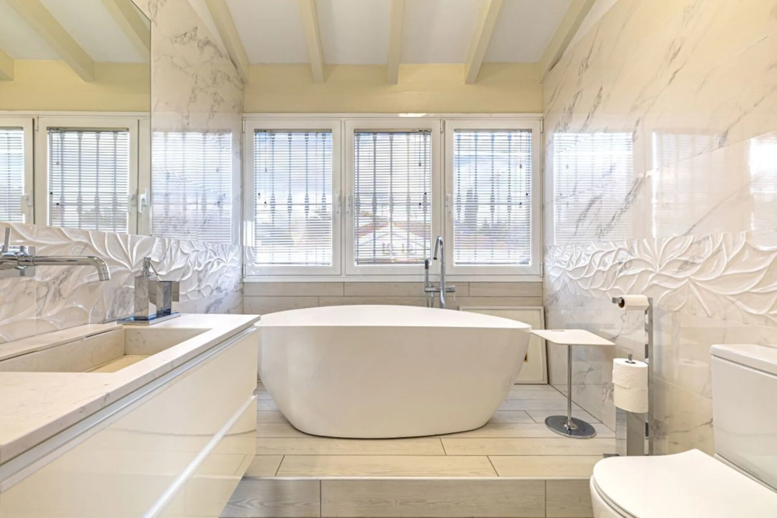 Nestled in the prestigious residential enclave of Las Chapas, Marbella, this charming traditional-style five-bedroom villa offers privacy, space, and timeless Mediterranean appeal, just minutes from the best beaches and beach bars of the Costa del Sol.