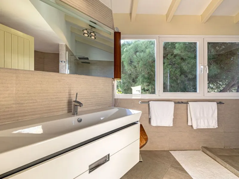 Nestled in the prestigious residential enclave of Las Chapas, Marbella, this charming traditional-style five-bedroom villa offers privacy, space, and timeless Mediterranean appeal, just minutes from the best beaches and beach bars of the Costa del Sol.