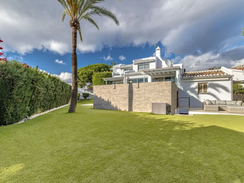 Nestled in the prestigious residential enclave of Las Chapas, Marbella, this charming traditional-style five-bedroom villa offers privacy, space, and timeless Mediterranean appeal, just minutes from the best beaches and beach bars of the Costa del Sol.