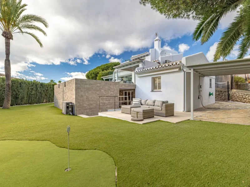 Nestled in the prestigious residential enclave of Las Chapas, Marbella, this charming traditional-style five-bedroom villa offers privacy, space, and timeless Mediterranean appeal, just minutes from the best beaches and beach bars of the Costa del Sol.
