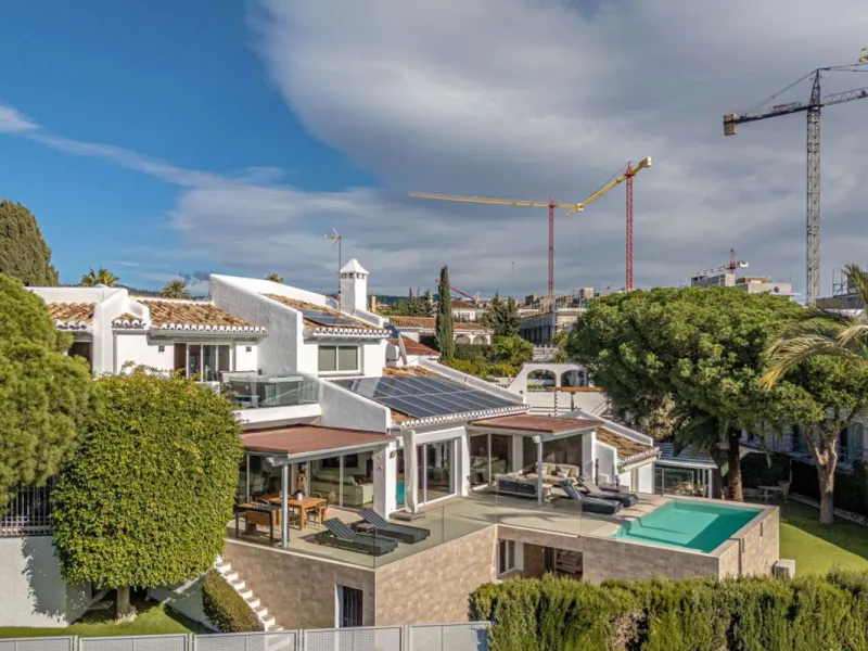 Nestled in the prestigious residential enclave of Las Chapas, Marbella, this charming traditional-style five-bedroom villa offers privacy, space, and timeless Mediterranean appeal, just minutes from the best beaches and beach bars of the Costa del Sol.