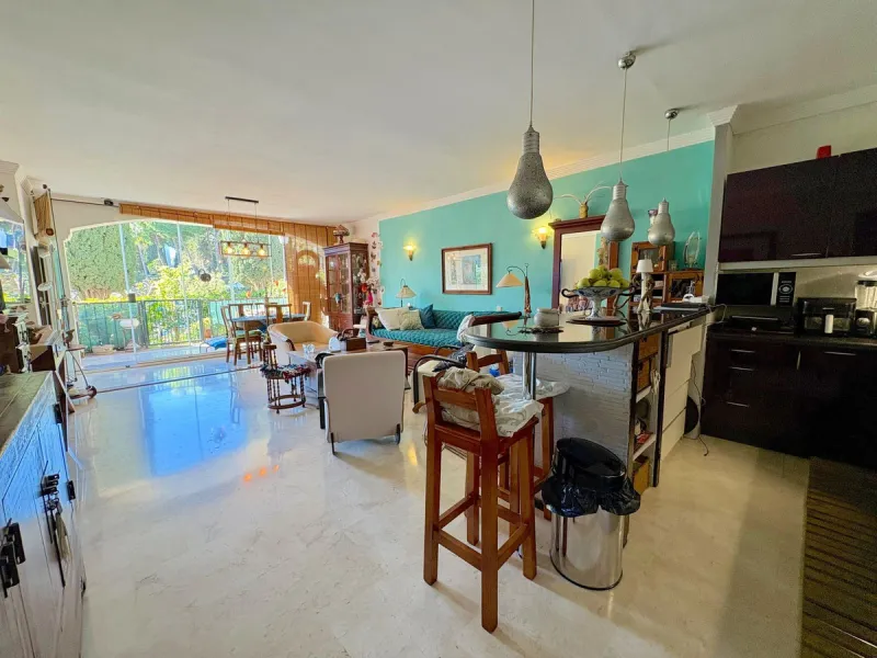 Situated within the highly sought after Señorío de Marbella, this 1 bedroom, 1 bathroom ground floor apartment presents an excellent opportunity to enjoy one of Marbella's most prestigious and well established communities.