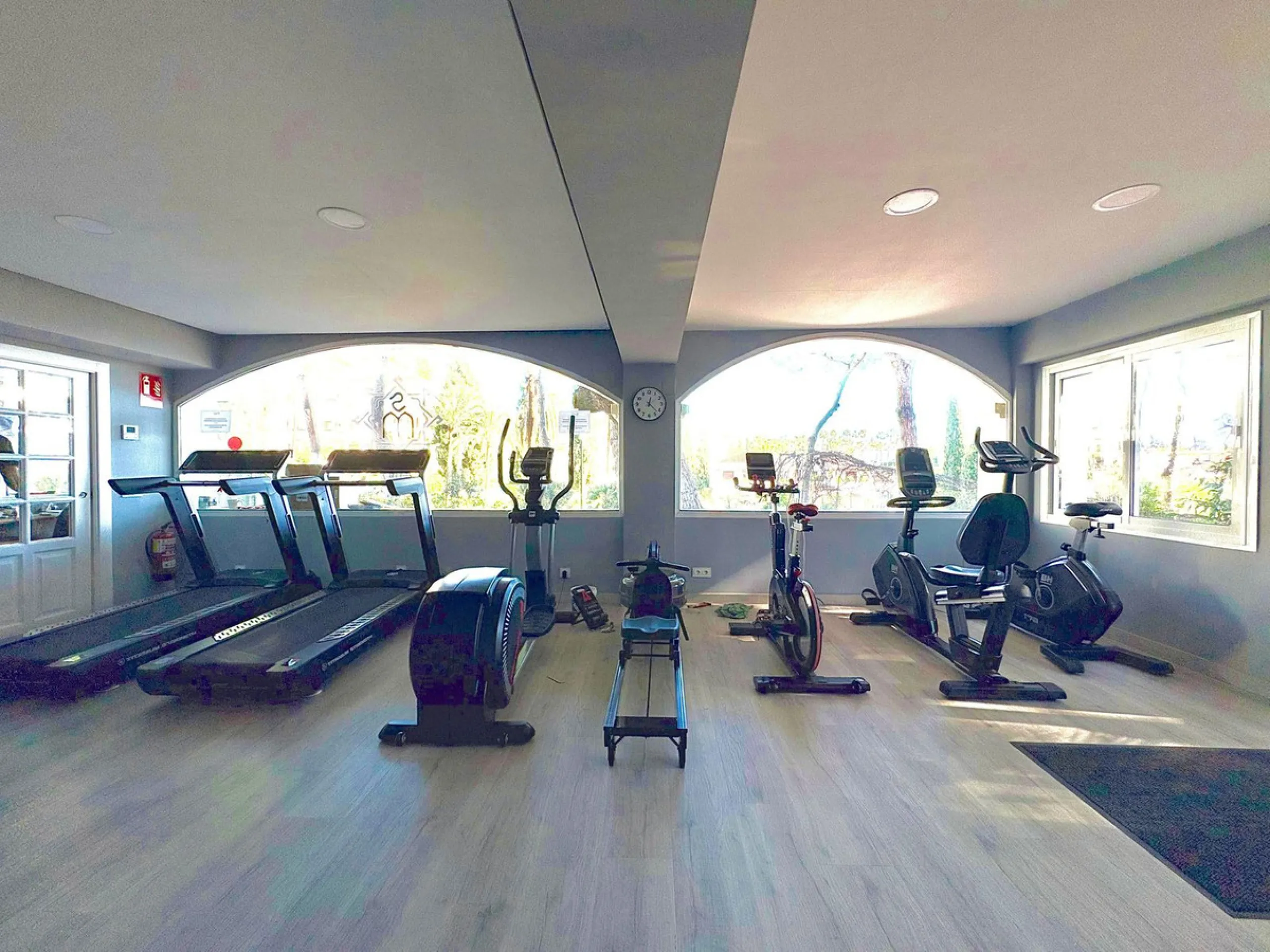 Situated within the highly sought after Señorío de Marbella, this 1 bedroom, 1 bathroom ground floor apartment presents an excellent opportunity to enjoy one of Marbella's most prestigious and well established communities.