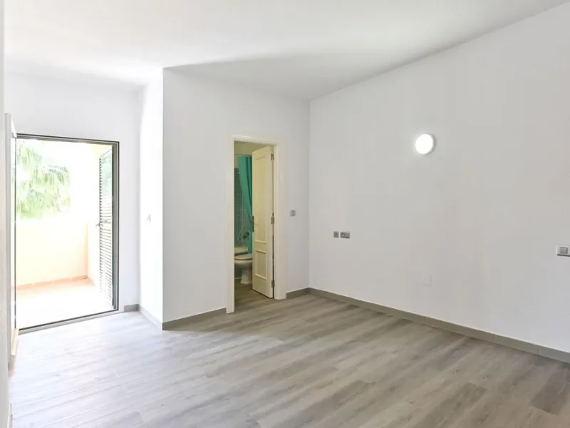 Spacious  apartment with terrace and unobstructed views.