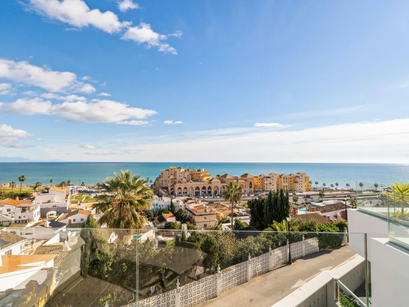 Modern 3-Bedroom Townhouse with Sea Views in One of Fuengirola's Best Locations