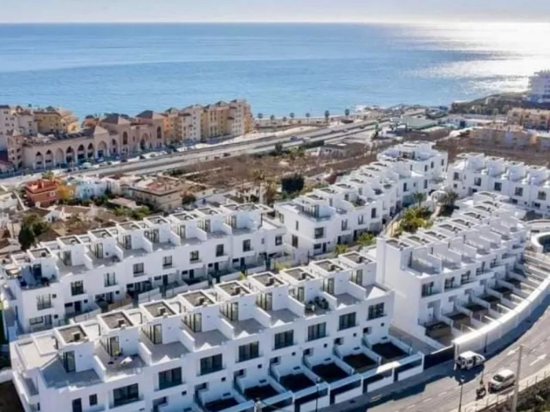 Modern 3-Bedroom Townhouse with Sea Views in One of Fuengirola's Best Locations