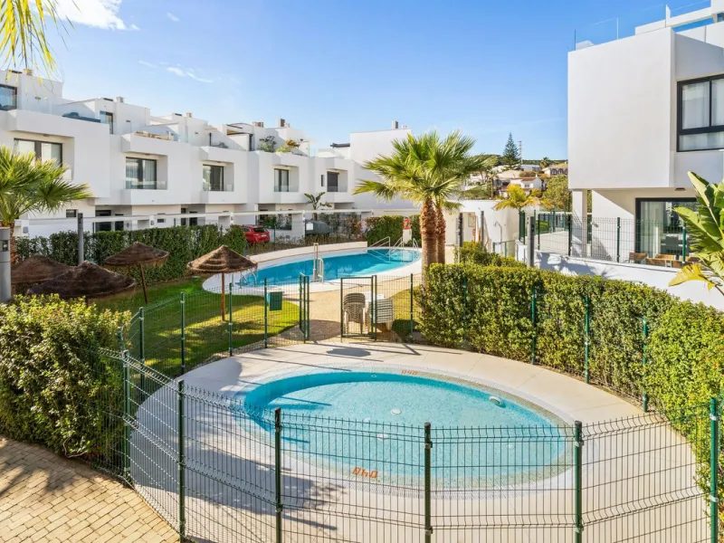 Modern 3-Bedroom Townhouse with Sea Views in One of Fuengirola's Best Locations