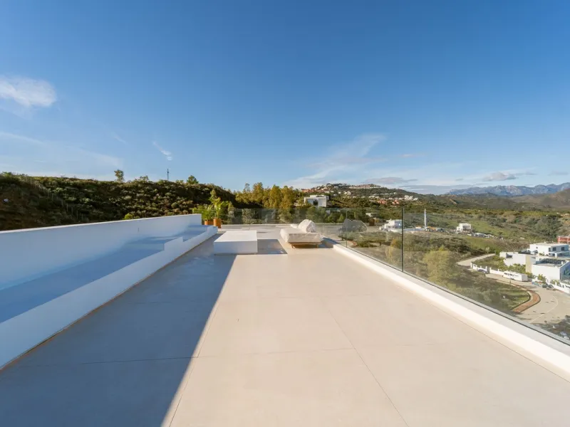 House - Detached Villa в продаже в Mijas, Málaga. В доме 5 спален и 5 ванных комнат. Площадь дома 890 м². Площадь участка 1519 м²