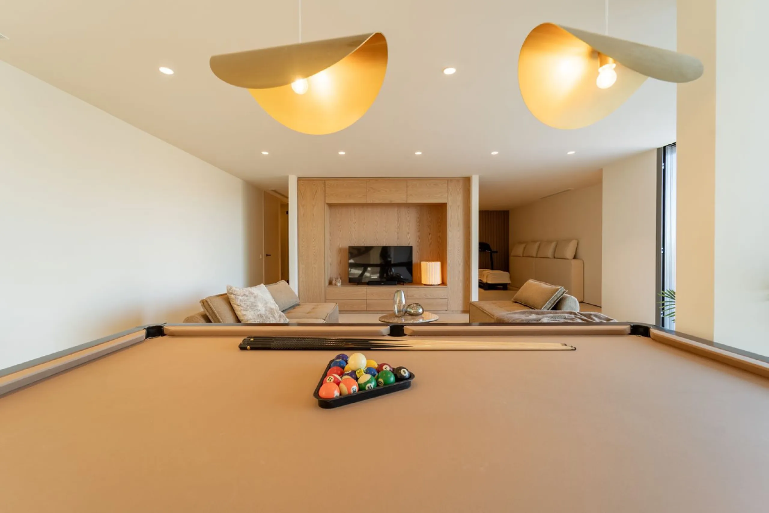 House - Detached Villa в продаже в Mijas, Málaga. В доме 5 спален и 5 ванных комнат. Площадь дома 890 м². Площадь участка 1519 м²