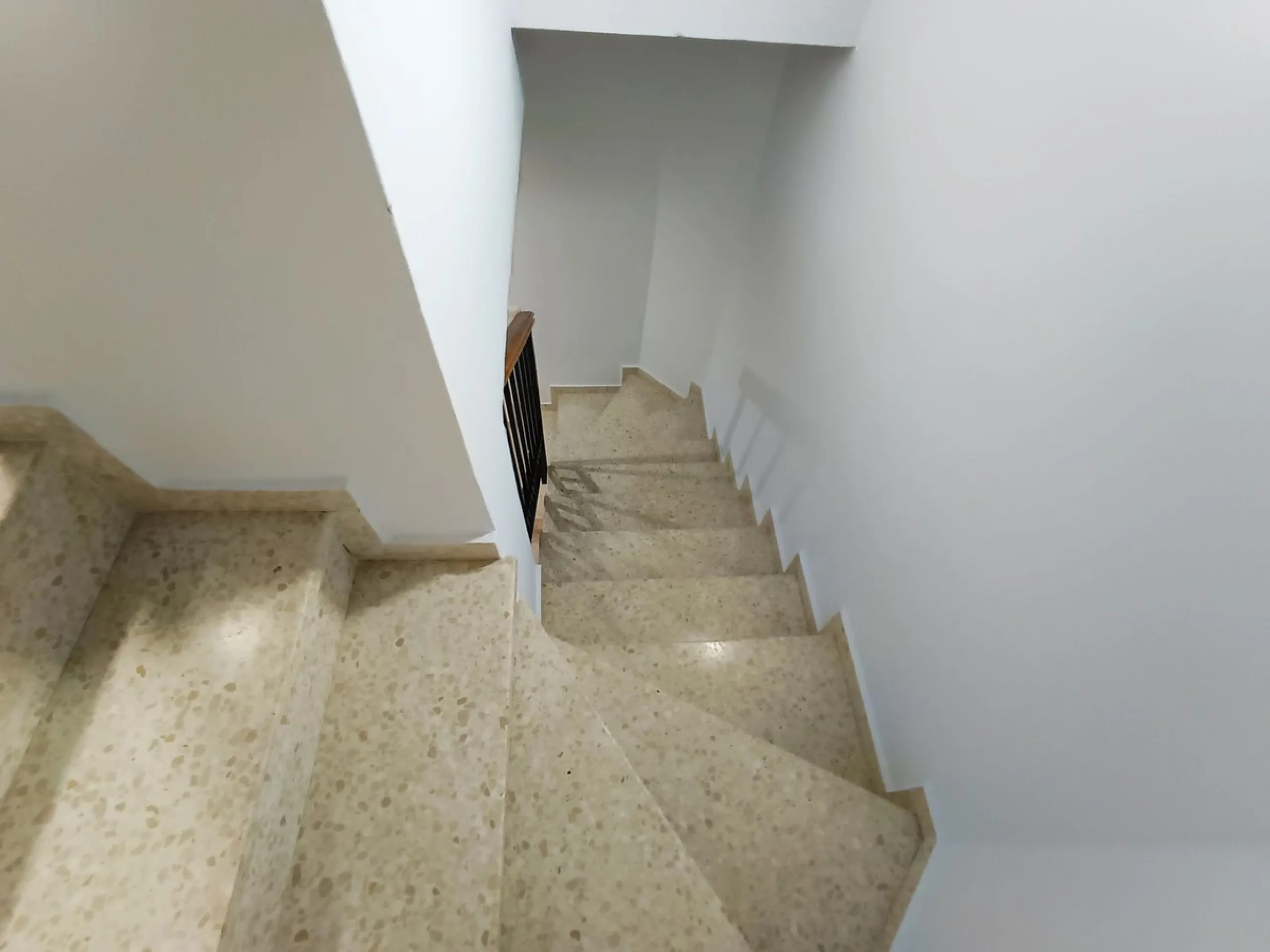 Magnificent semi-detached house in Alhaurín de la Torre, located in the sought-after area of El Romeral – Peñón Zapata, a quiet, family-friendly location with good transport links and all amenities nearby.