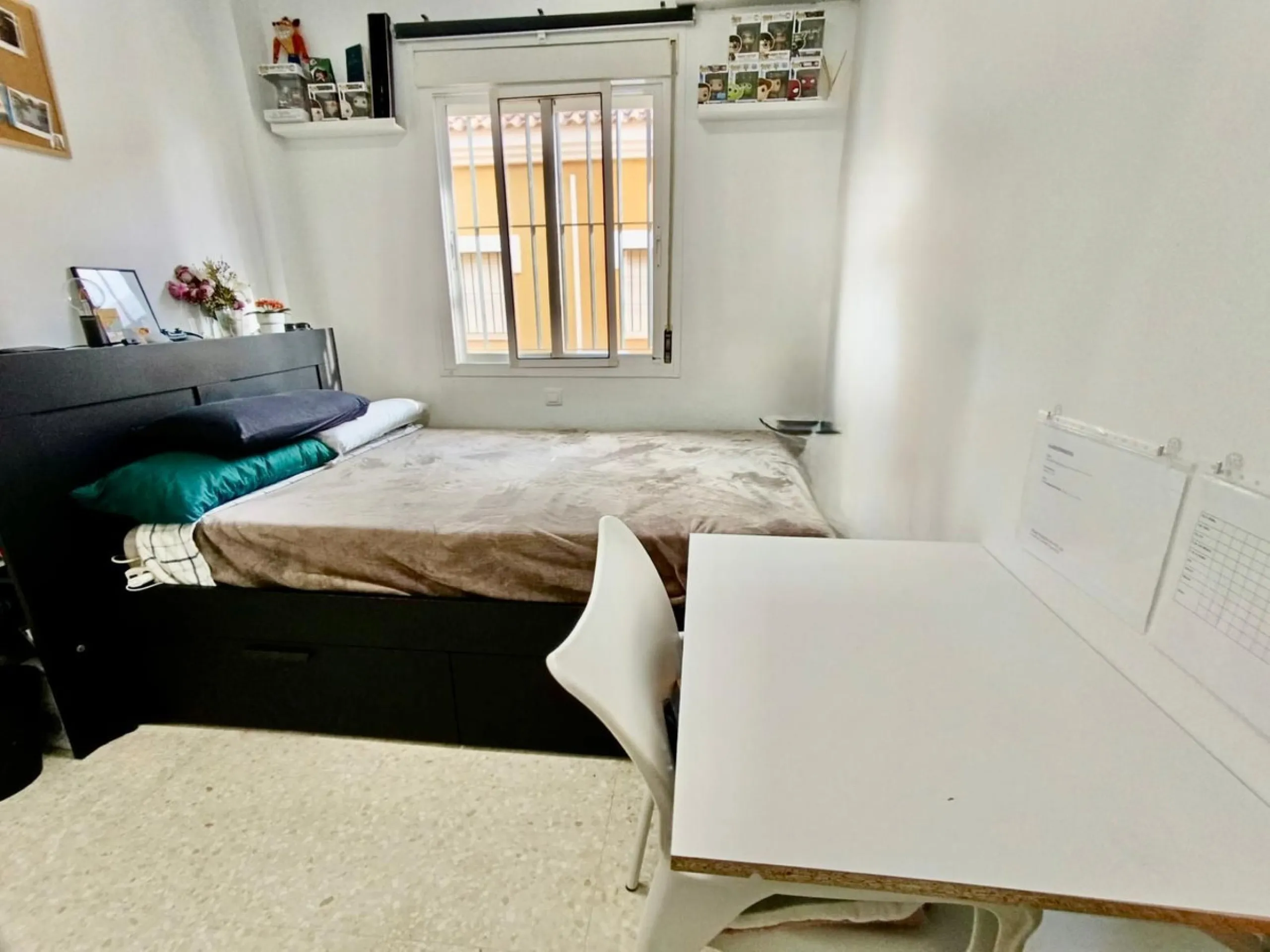 Magnificent semi-detached house in Alhaurín de la Torre, located in the sought-after area of El Romeral – Peñón Zapata, a quiet, family-friendly location with good transport links and all amenities nearby.