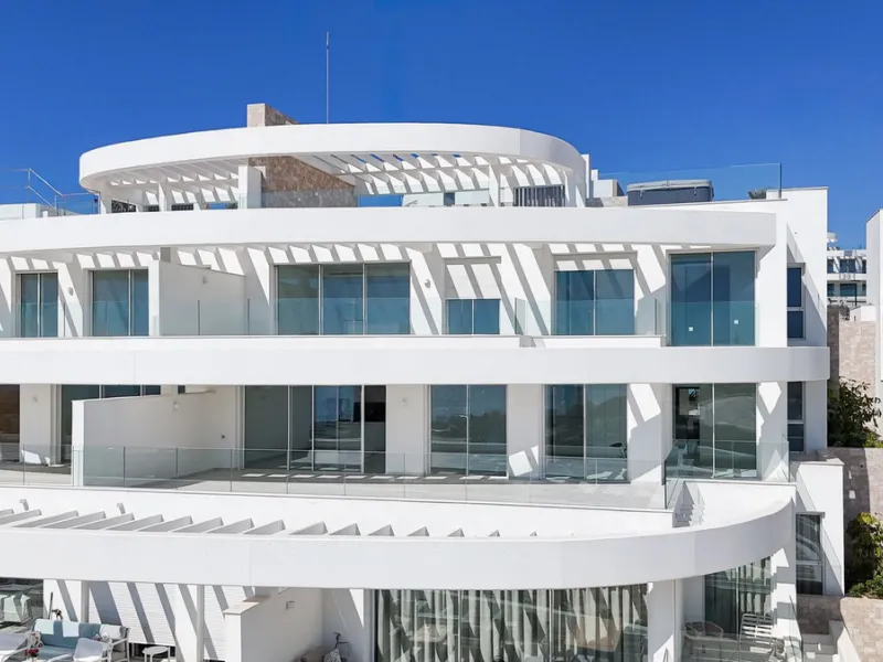 Brand new 3-bedroom apartment with sea views in La Cala de Mijas