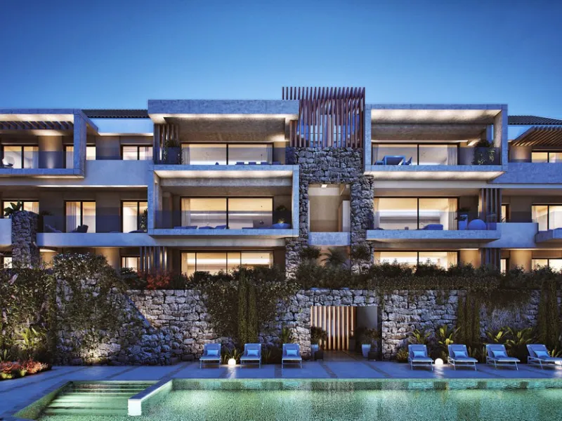 A spectacular one-of-a-kind luxury penthouse in the Olivos phase of Real de la Quinta, a brand new gated community situated hill-top in La Quinta golf. This property oozes style and sophistication with open sea, Gibraltar, Africa and mountain views whilst