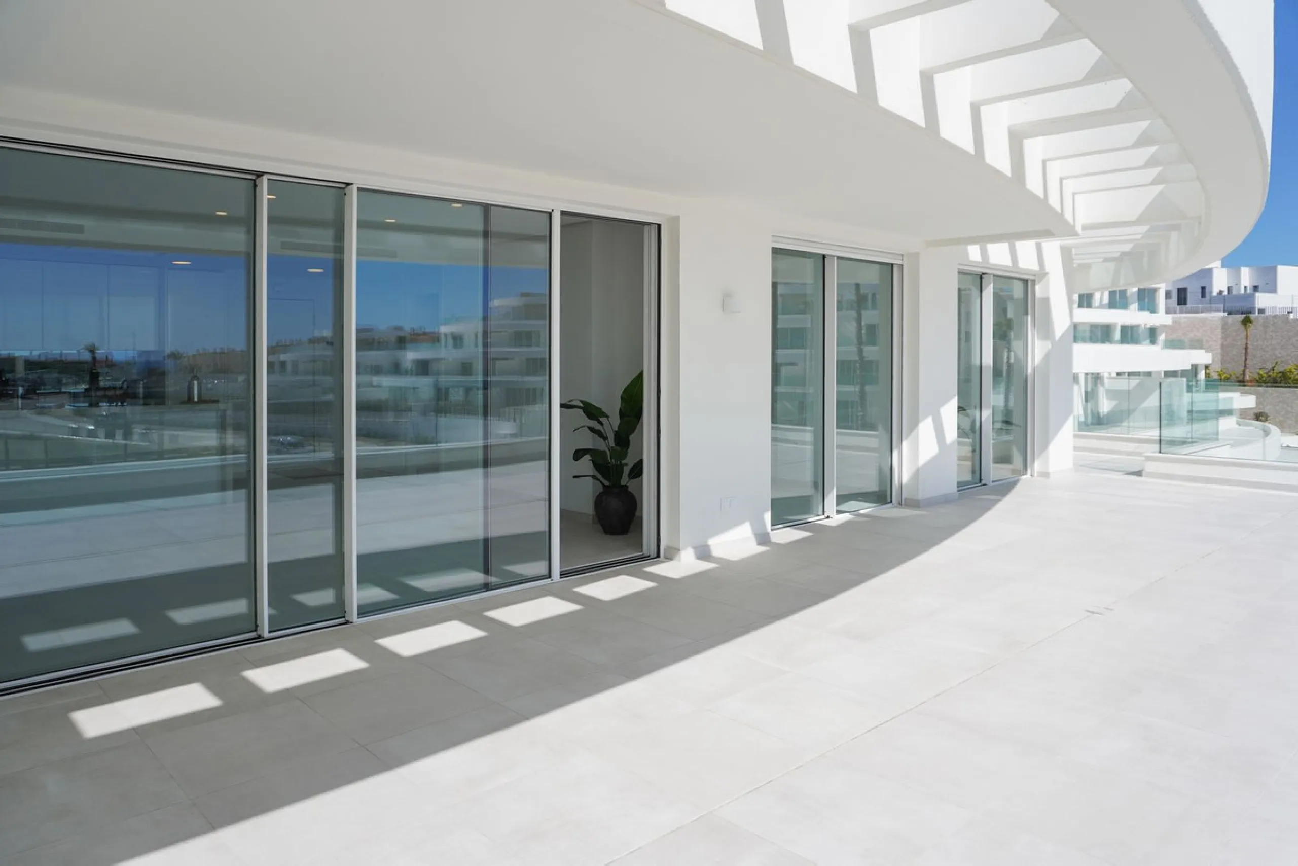 Brand new 3-bedroom apartment with sea views in La Cala de Mijas