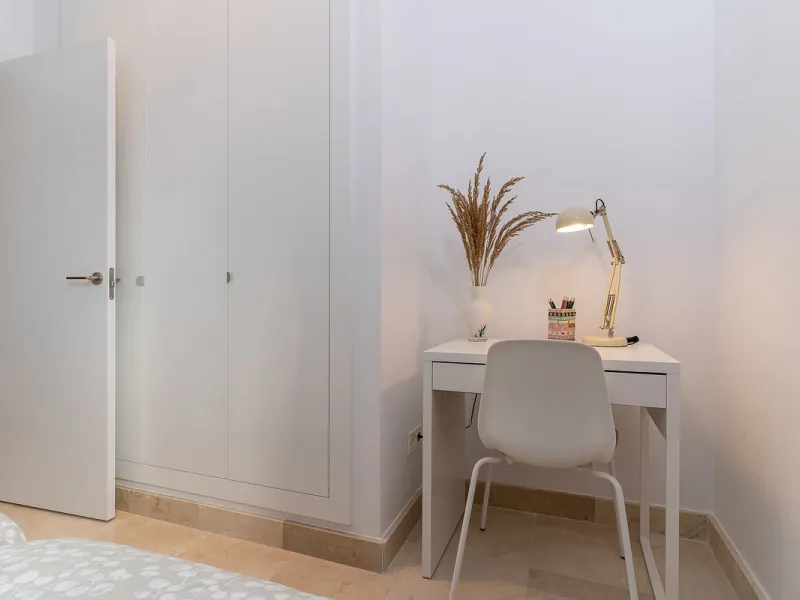 Apartment - Ground Floor Apartment в продаже в El Paraiso, Málaga. В доме 3 спален и 2 ванных комнат. Площадь дома 112 м². Площадь участка 10 м²
