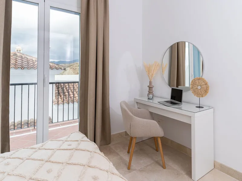 Apartment - Ground Floor Apartment в продаже в El Paraiso, Málaga. В доме 3 спален и 2 ванных комнат. Площадь дома 112 м². Площадь участка 10 м²