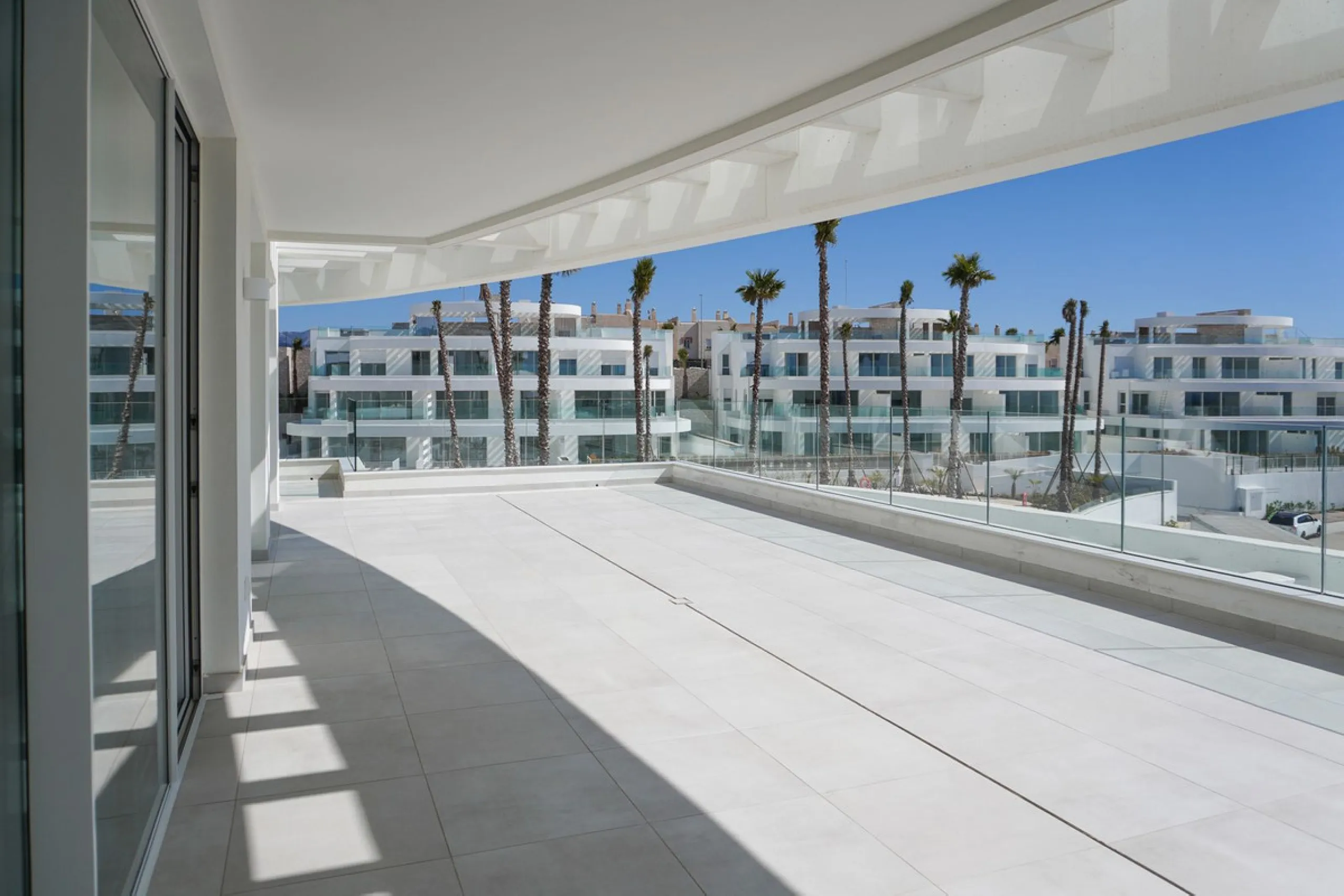 Brand new 3-bedroom apartment with sea views in La Cala de Mijas