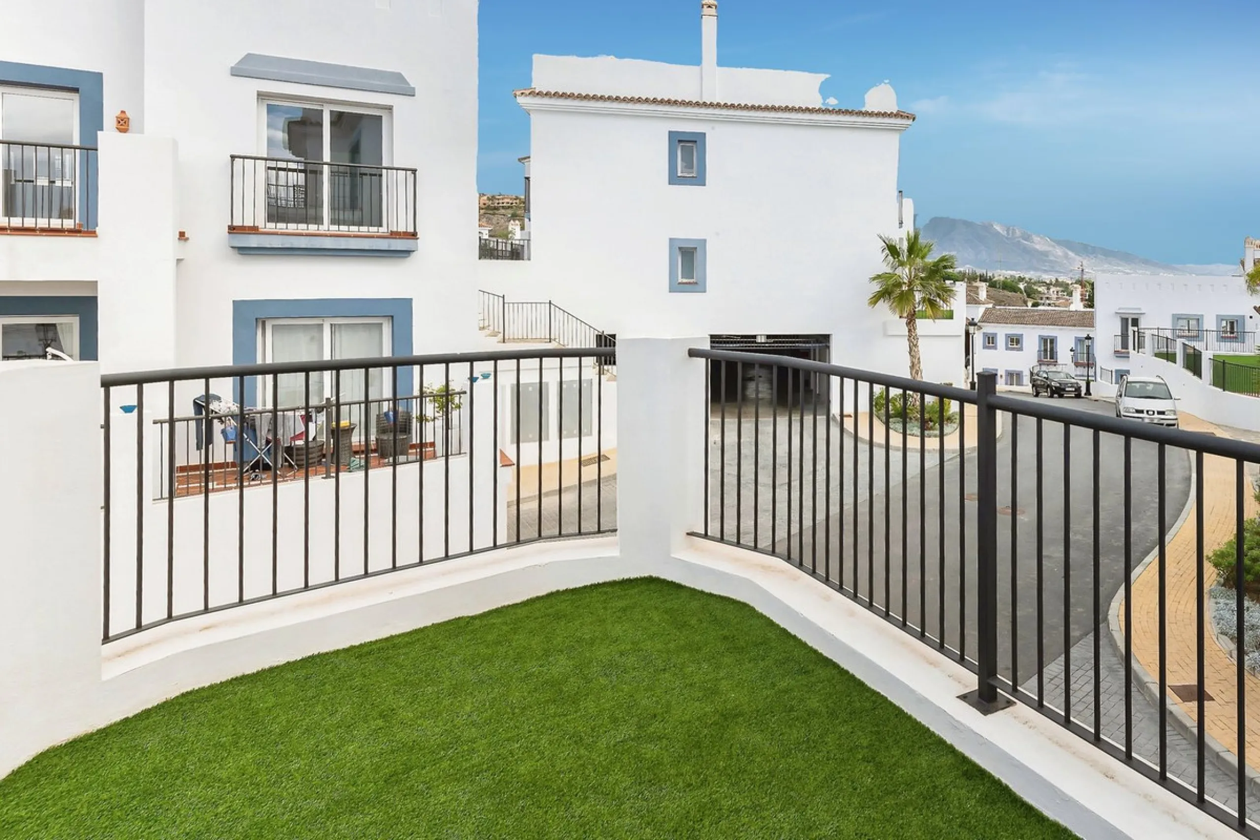 Apartment - Ground Floor Apartment в продаже в El Paraiso, Málaga. В доме 3 спален и 2 ванных комнат. Площадь дома 112 м². Площадь участка 10 м²