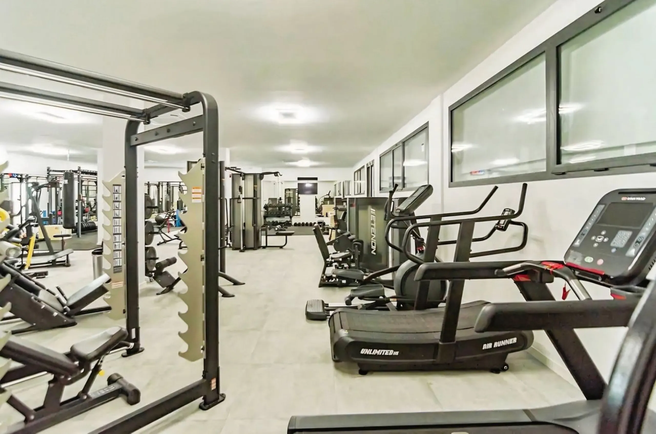 Apartment - Ground Floor Apartment в продаже в El Paraiso, Málaga. В доме 3 спален и 2 ванных комнат. Площадь дома 112 м². Площадь участка 10 м²