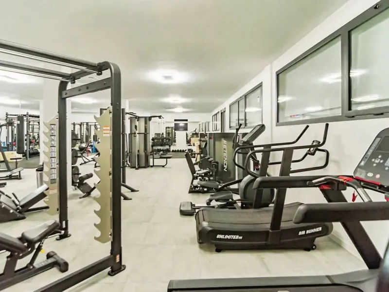 Apartment - Ground Floor Apartment в продаже в El Paraiso, Málaga. В доме 3 спален и 2 ванных комнат. Площадь дома 112 м². Площадь участка 10 м²
