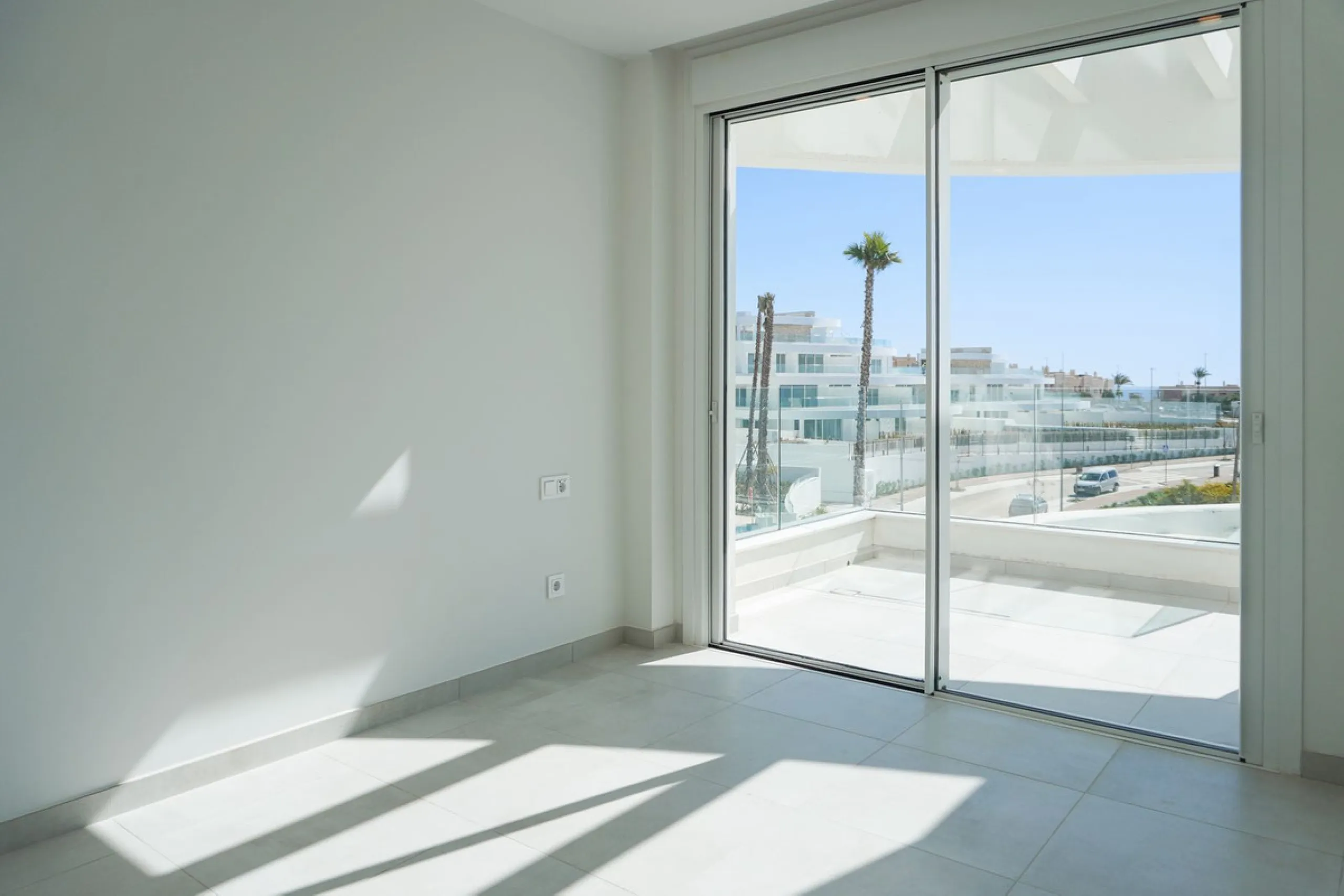 Brand new 3-bedroom apartment with sea views in La Cala de Mijas