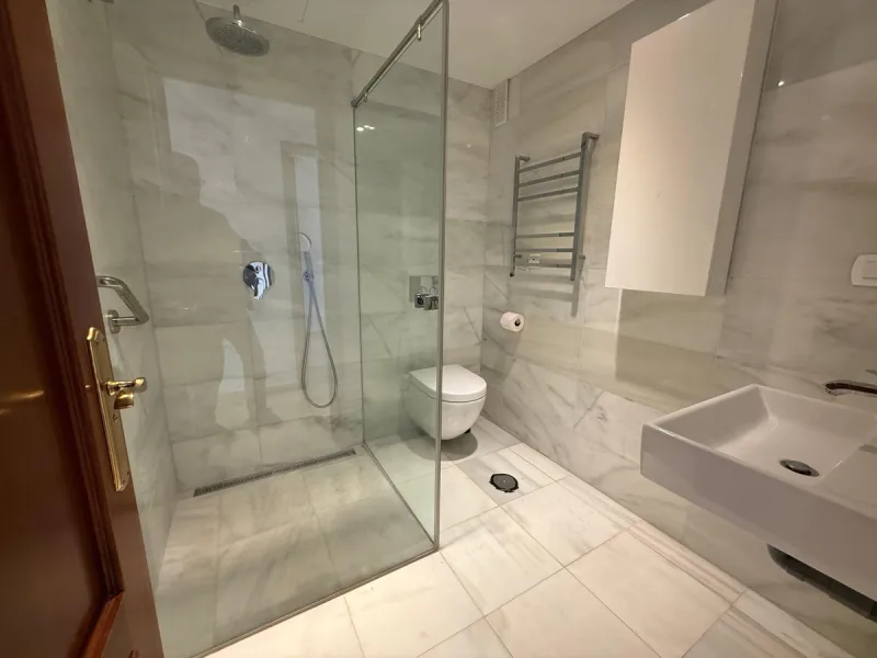 Apartment - Penthouse в продаже в Marbella, Málaga. В доме 3 спален и 2 ванных комнат. Площадь дома 165 м²