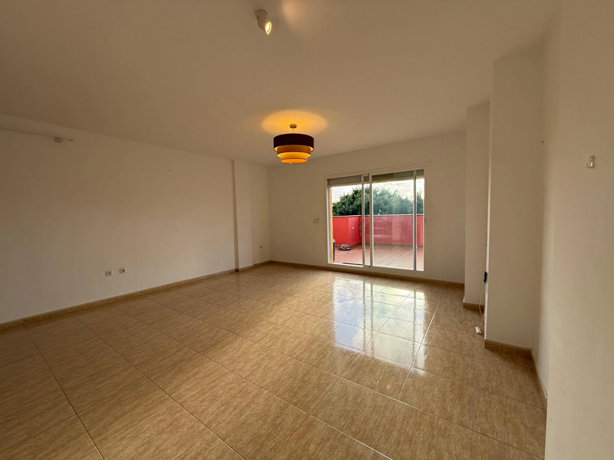 Apartment - Penthouse в продаже в Marbella, Málaga. В доме 3 спален и 2 ванных комнат. Площадь дома 165 м²