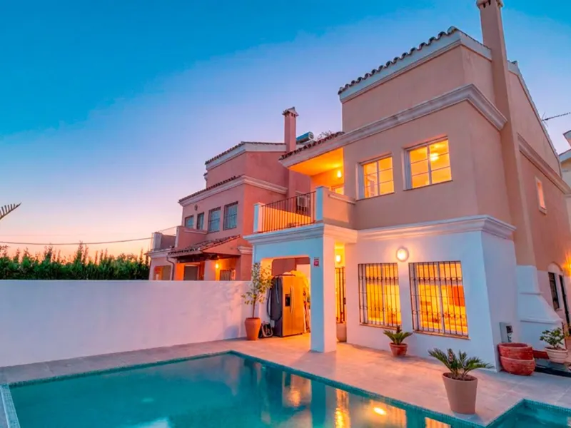 Stunning fully refurbished villa located in the sought after area of Bel Air on Estepona's New Golden Mile.