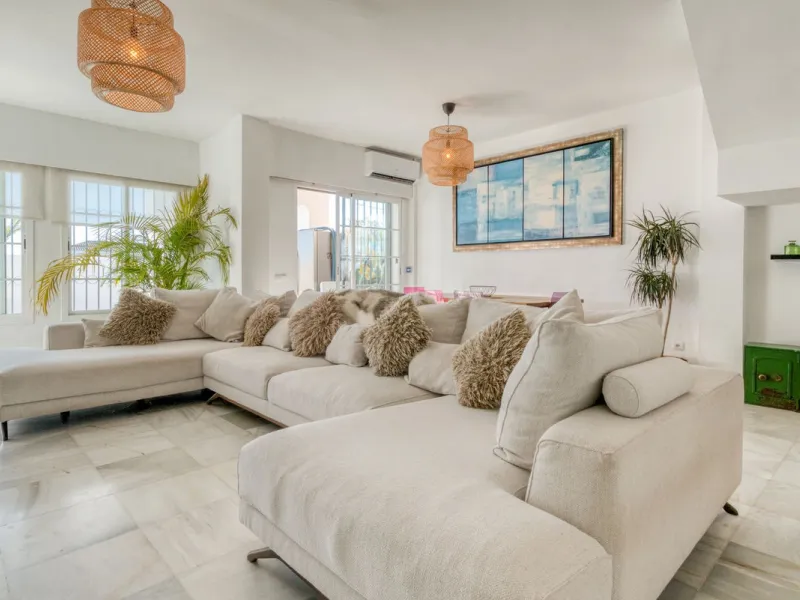 Stunning fully refurbished villa located in the sought after area of Bel Air on Estepona's New Golden Mile.