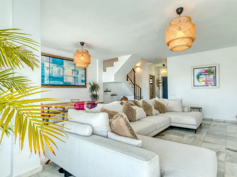 Stunning fully refurbished villa located in the sought after area of Bel Air on Estepona's New Golden Mile.