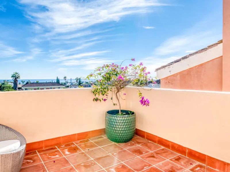 Stunning fully refurbished villa located in the sought after area of Bel Air on Estepona's New Golden Mile.