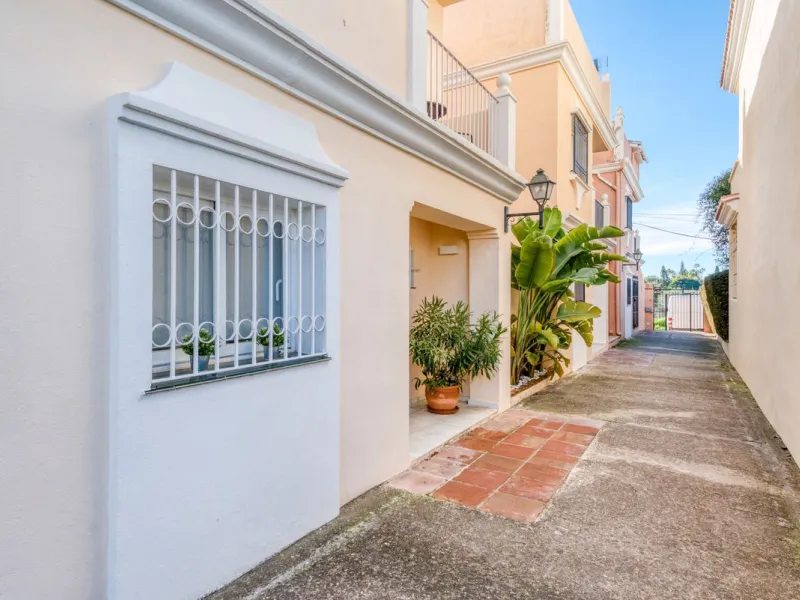 Stunning fully refurbished villa located in the sought after area of Bel Air on Estepona's New Golden Mile.