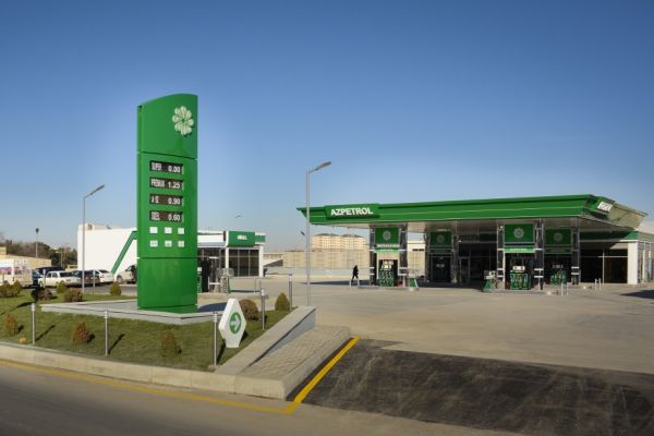 Minatəmizləmə Agentliyi 'Azpetrol'da 53 min manatlıq benzin alıb