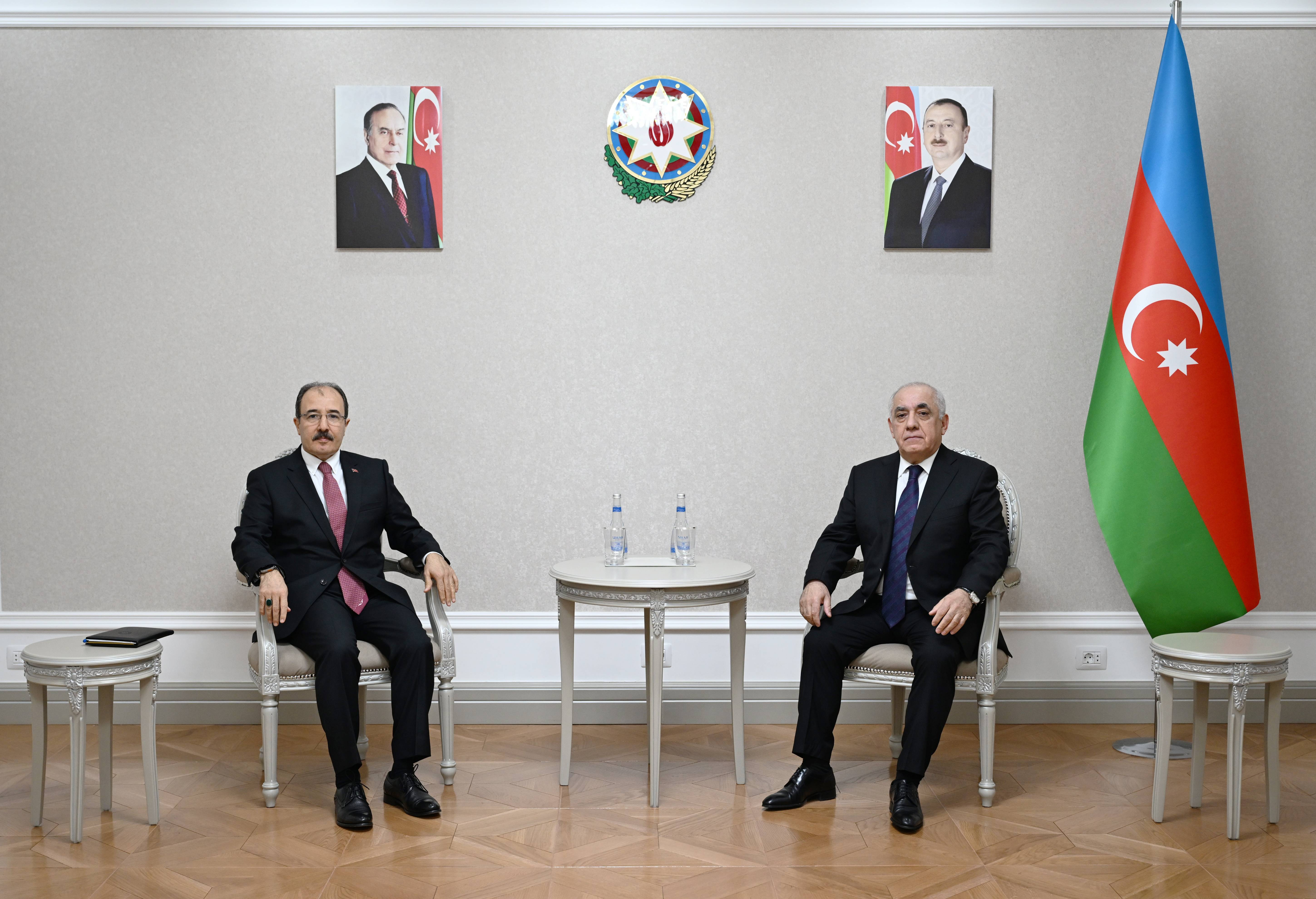Baş nazir Cahit Bağçını fəaliyyət müddətinin bitməsi ilə əlaqədar qəbul edib