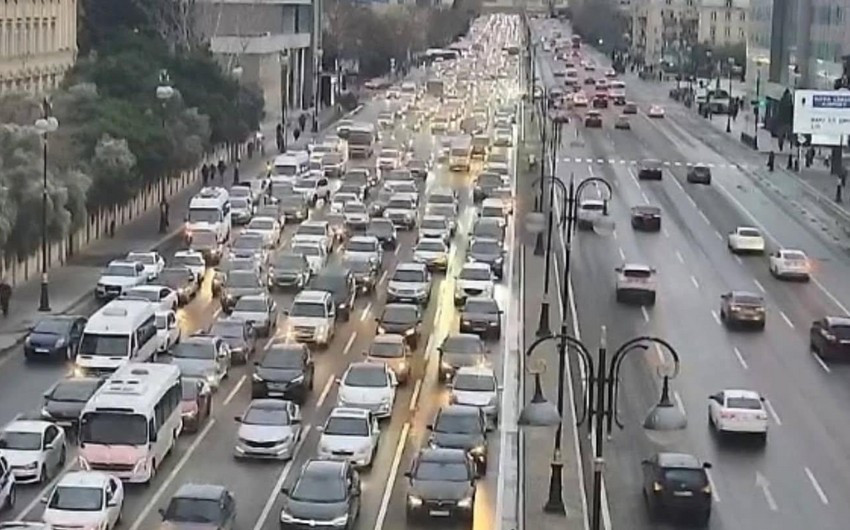 Sürücülərin nəzərinə: bu yollarda tıxac var