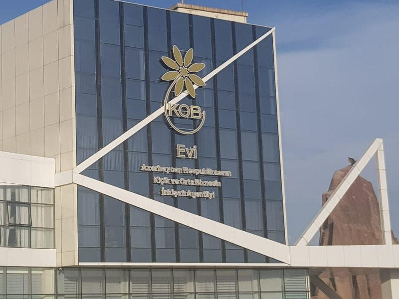 KOB evlərində sahibkarlara göstərilən xidmətlərin sayı açıqlanıb