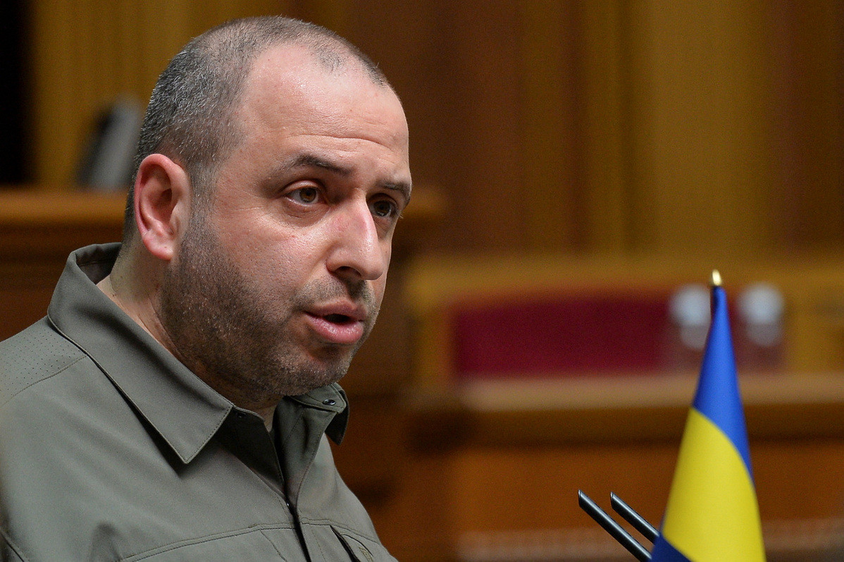 Ukraynada korrupsiya qalmaqalı: Müdafiə Nazirliyində rüşvət iddiaları