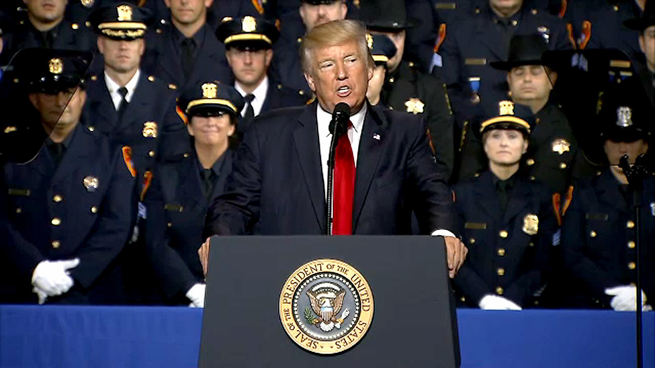 Tramp təyyarə ilə toqquşan helikopterdən danışdı
