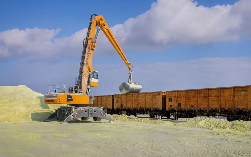 Zirə Limanından dəmir yolu ilə tranzit yükləri daşınır