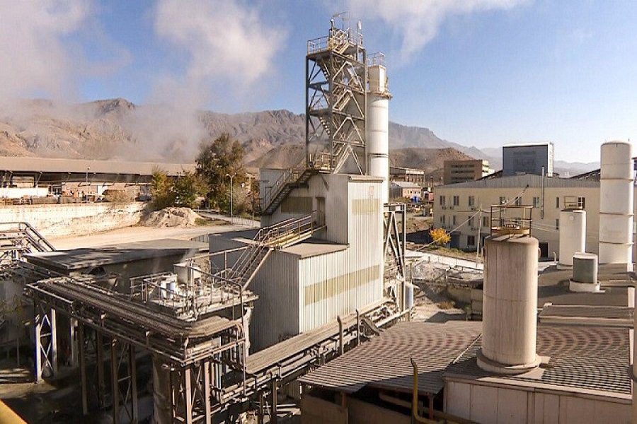 Zəngəzur metallurgiya zavodunun işçiləri etiraz  edikləri  üçün işdən çıxdılar