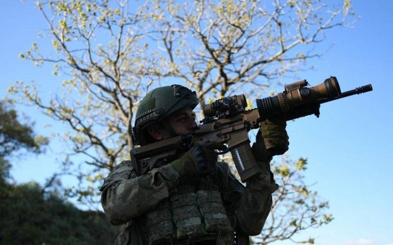 Türk ordusu 2 terrorçu öldürdü