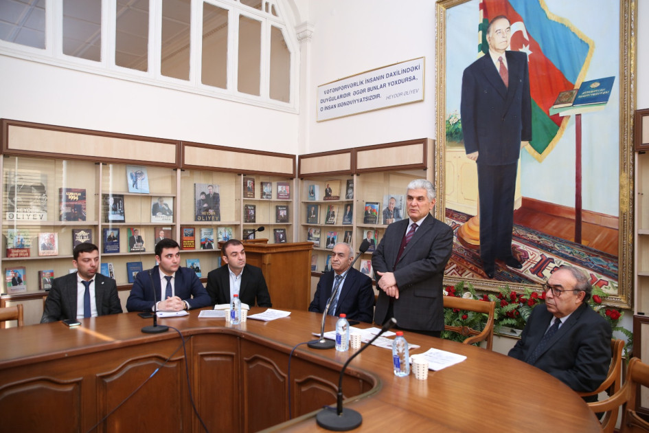Pedaqoji Universitetdə tələbə gənclər mükafatlandırılıb