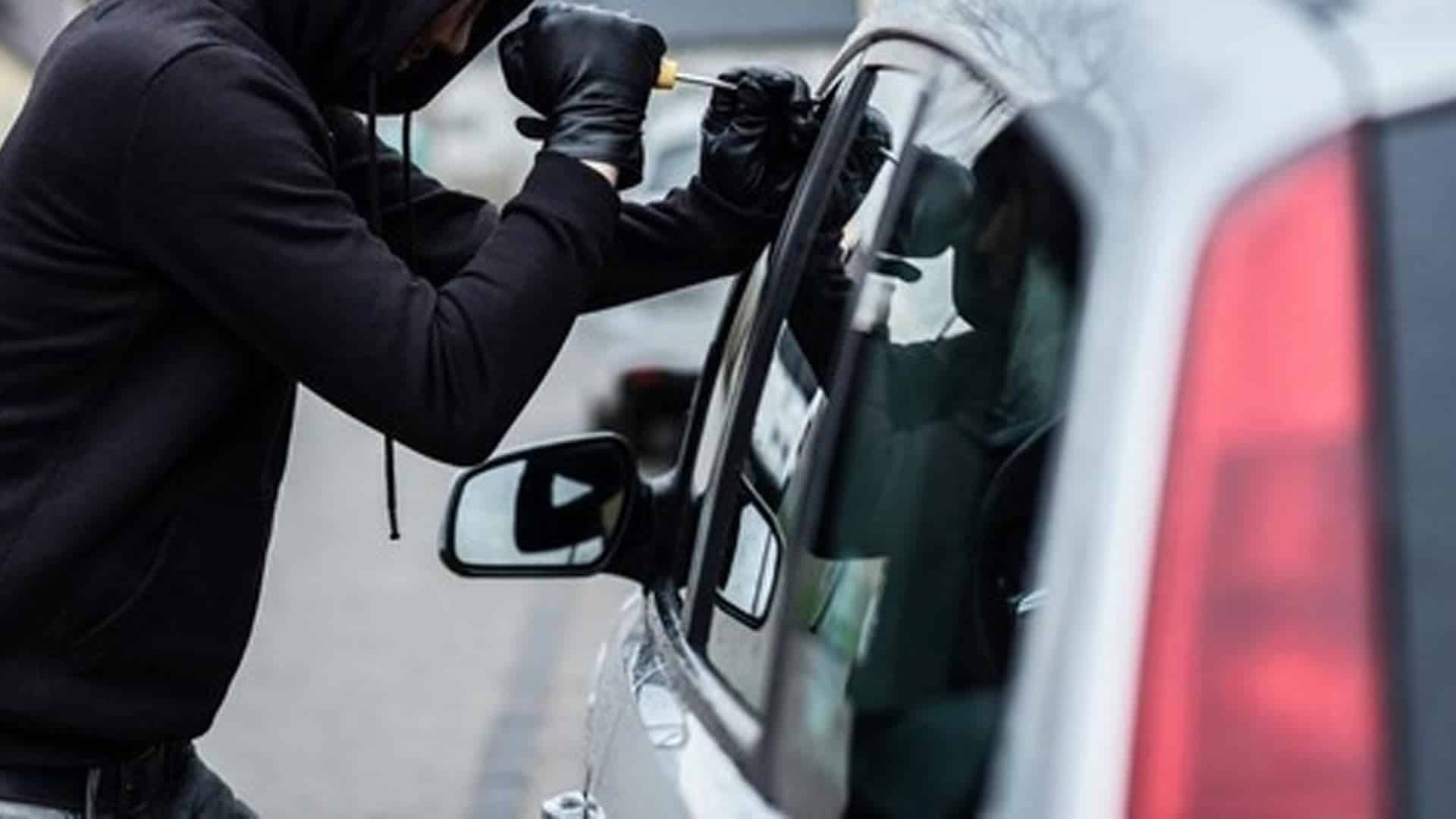 Avtomobildən oğurluq edən şəxs saxlanılıb