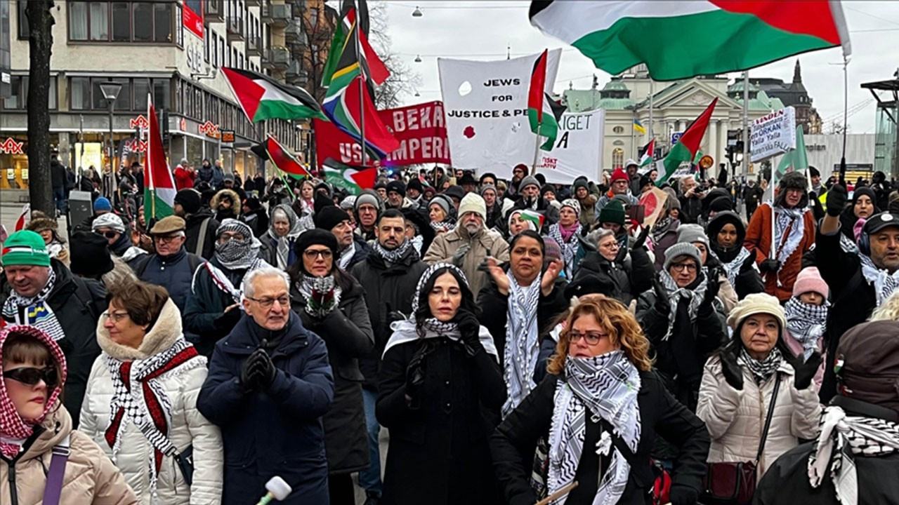 Stokholmda Trampa qarşı etiraz aksiyası keçirilib