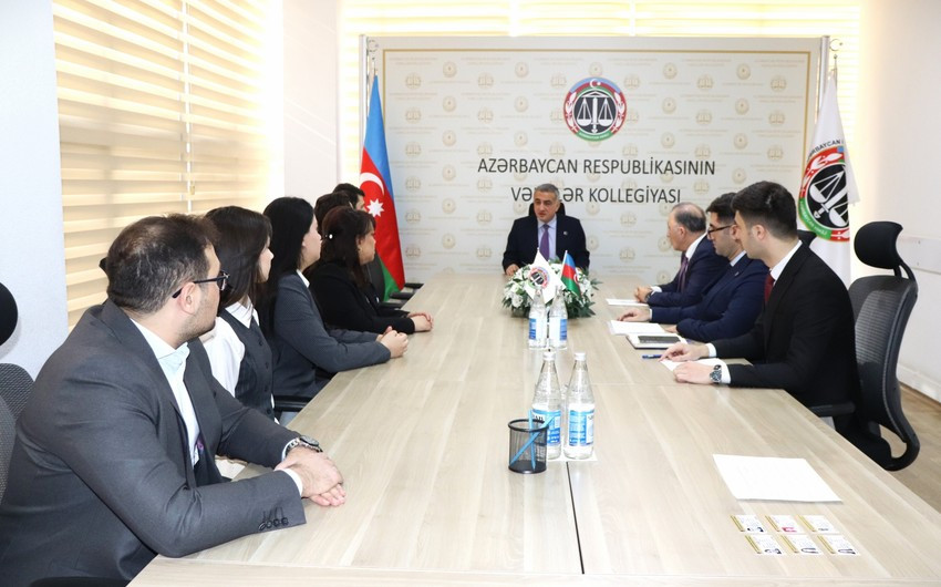 Kollegiya sədri savadlı vəkil köməkçilərinin sayının artırılmasından danışıb